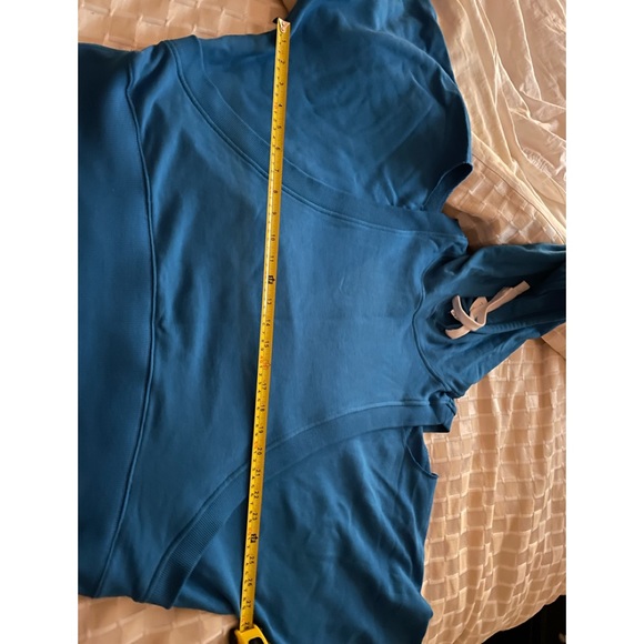 NWT vibrant blue cold shoulder Zara hoodie. - Picture 4 of 5